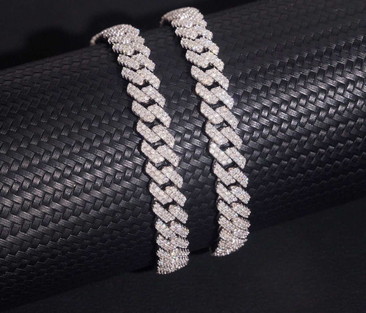 https://cdn.shopify.com/s/files/1/0706/5118/3259/files/8mm_cuban_bracelet_z.jpg?v=1778200747